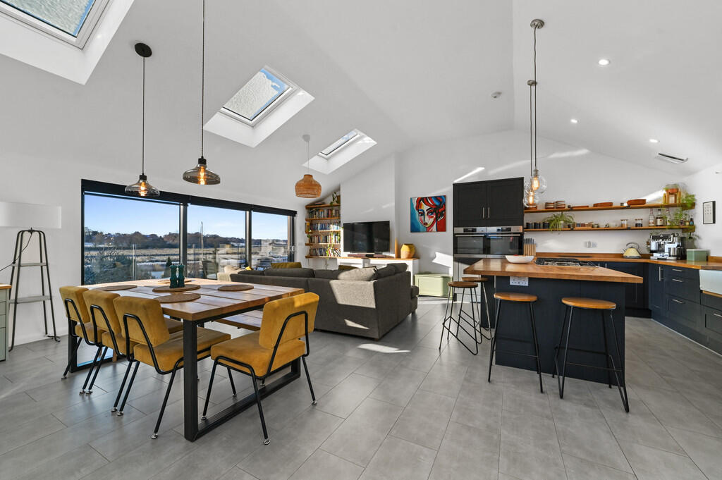 Mudflats-kitchen3