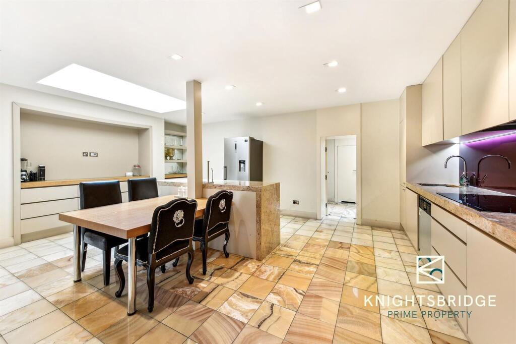 Princes Gate (7).jpg