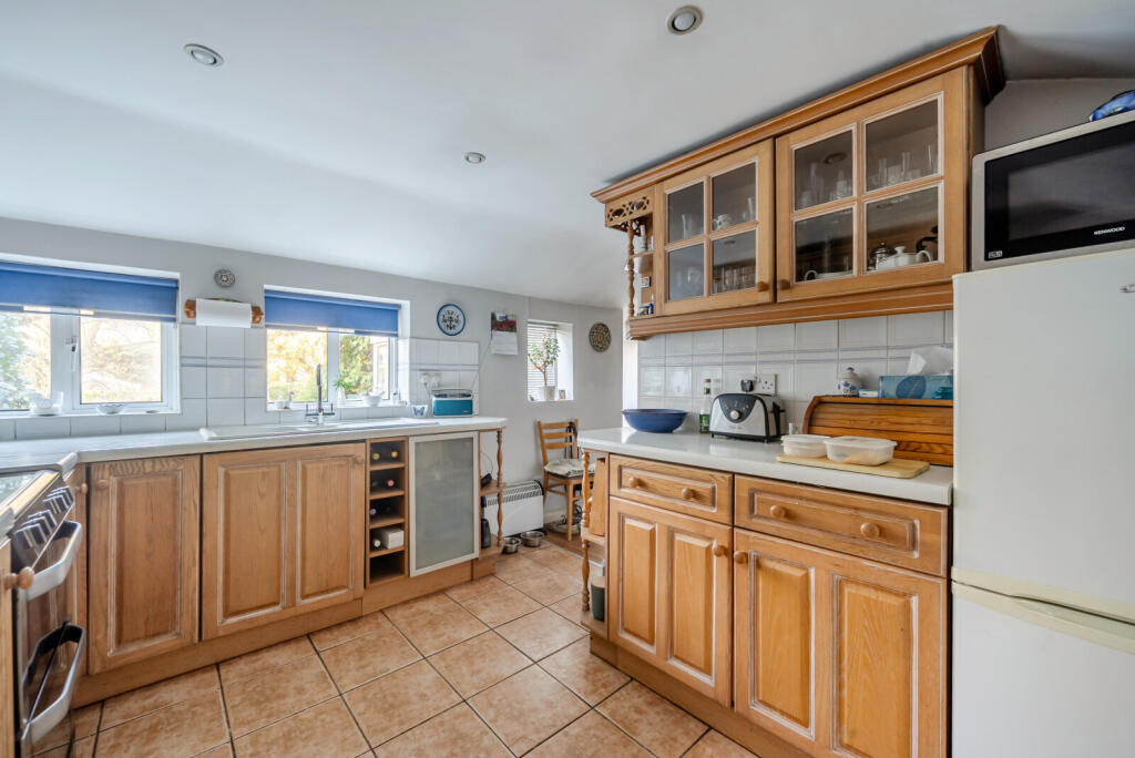 1382332-9-691f0b1...