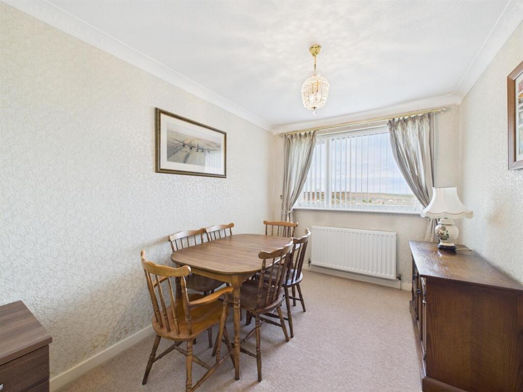 2 The Links Featherstone (14).jpg