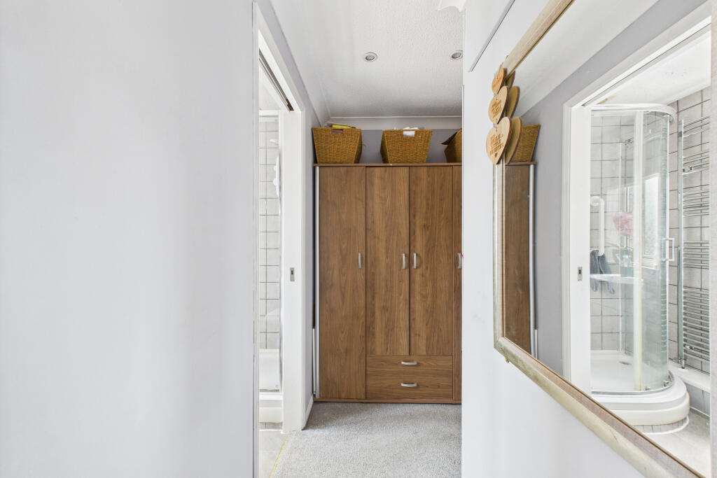 CAM05454G0-PR0013-STILL010