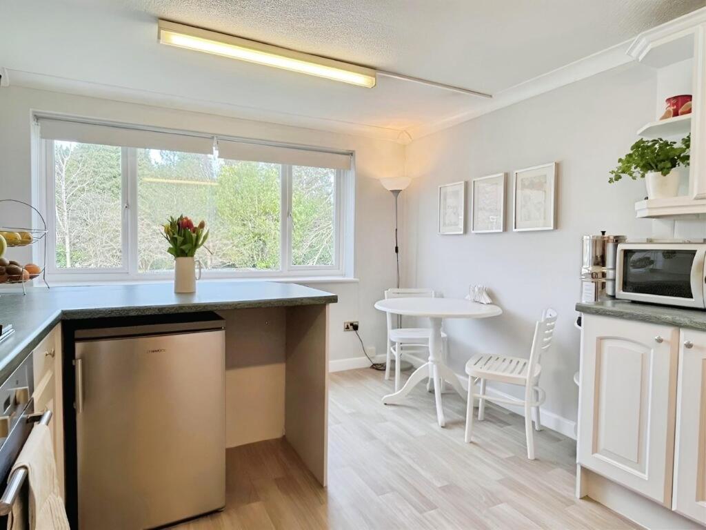 616a6424-Kitchen 20 26 20Dining.jpg