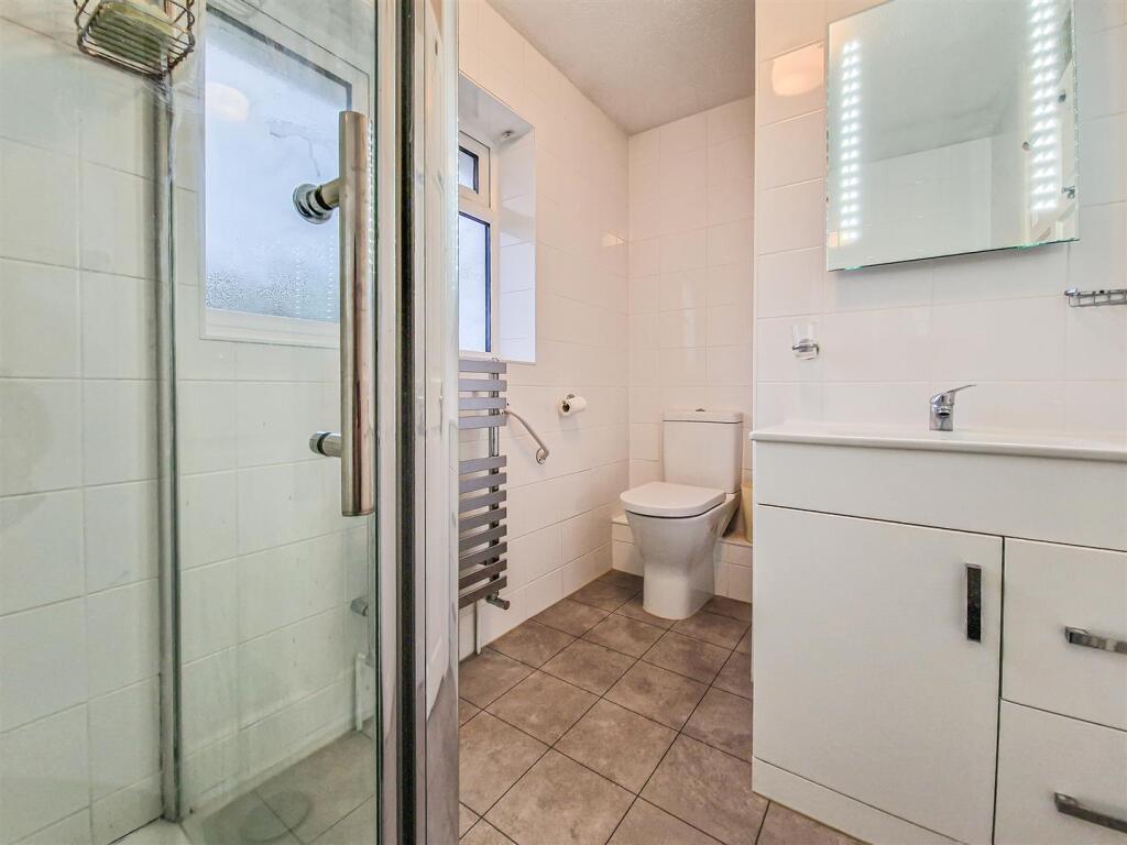 shower room-w.c_.jpg
