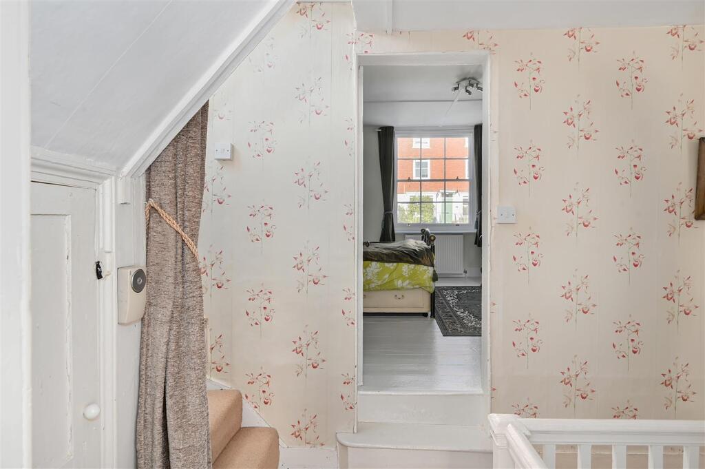 11 Hill Street TN34 (48).jpg