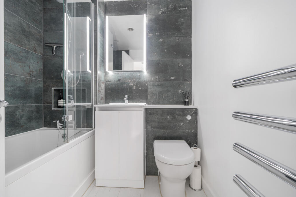 1299152-10-68385b...