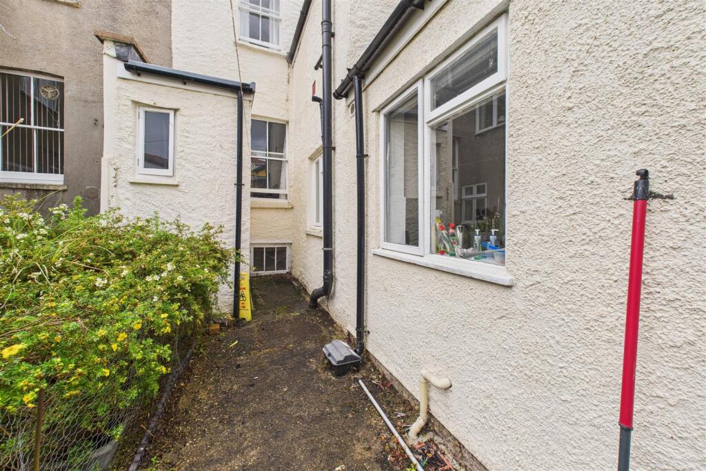 11 Osborne Villas, Kingsdown, Bristol BS2 8BP | Fr