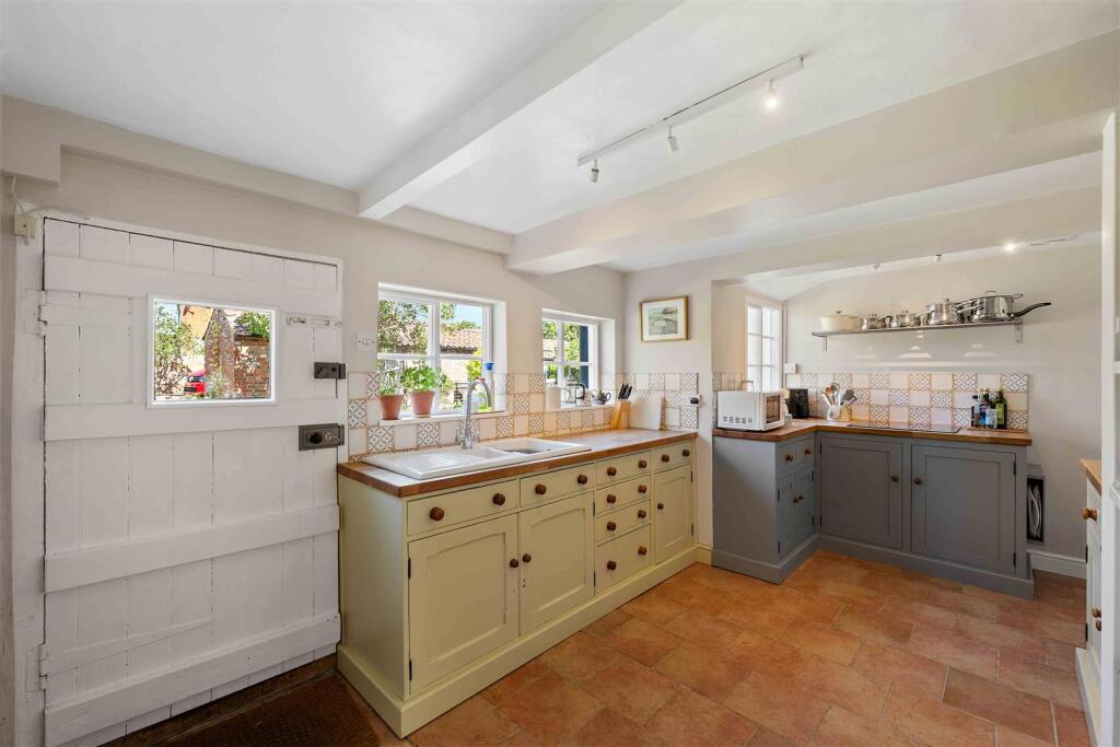 The White House-12.jpg