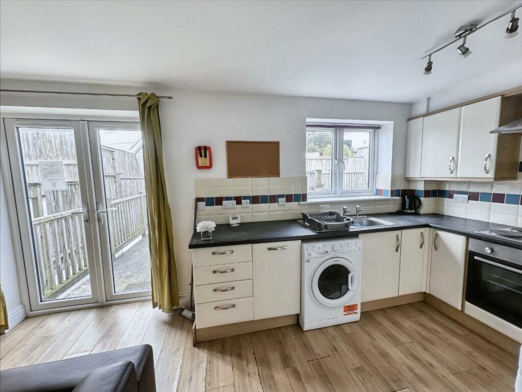 quaker kitchen....... (2).jpeg