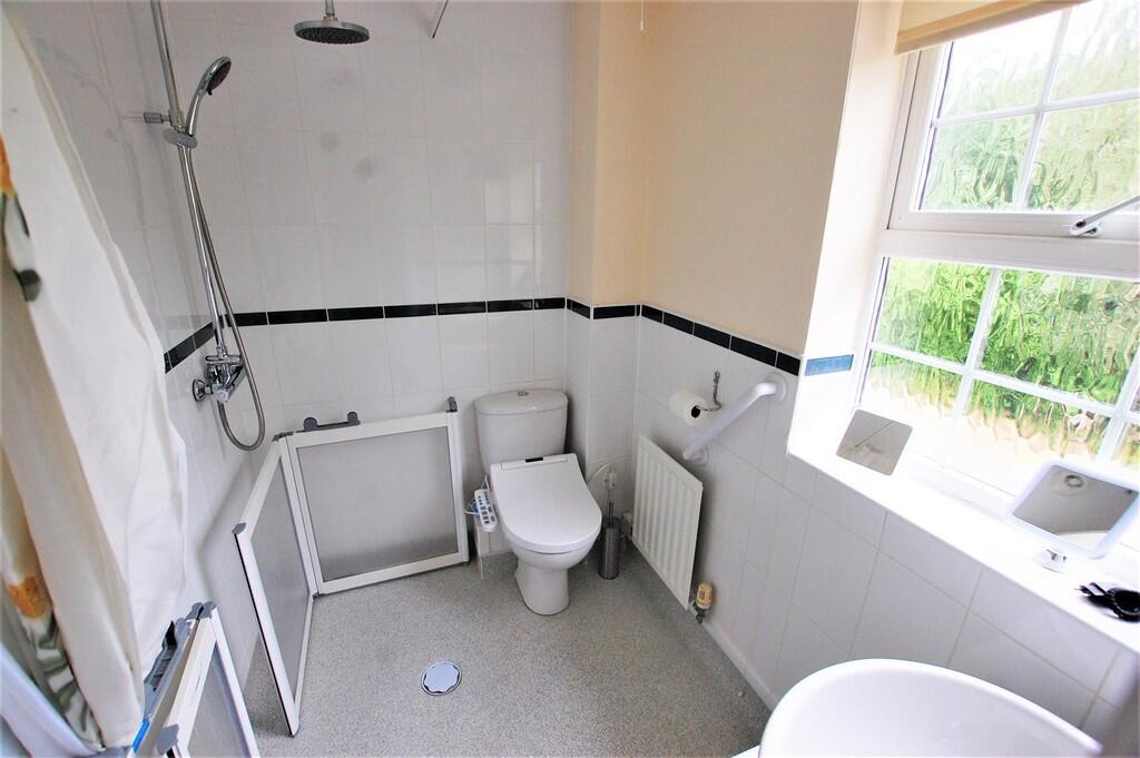 Master Bedroom En...