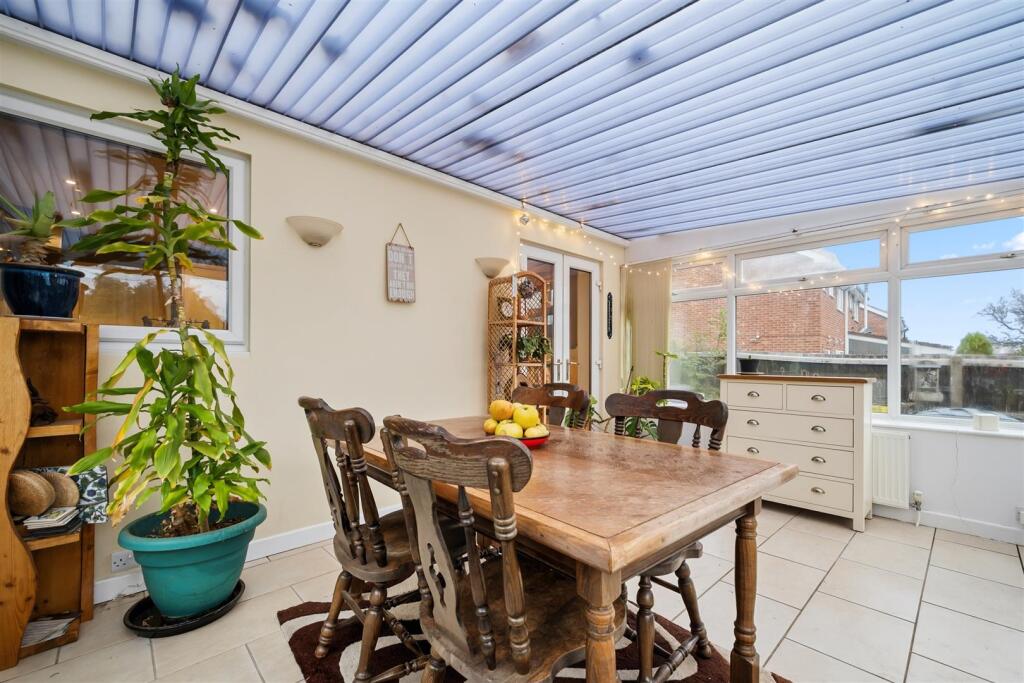 Conservatory towards Living Room.jpg