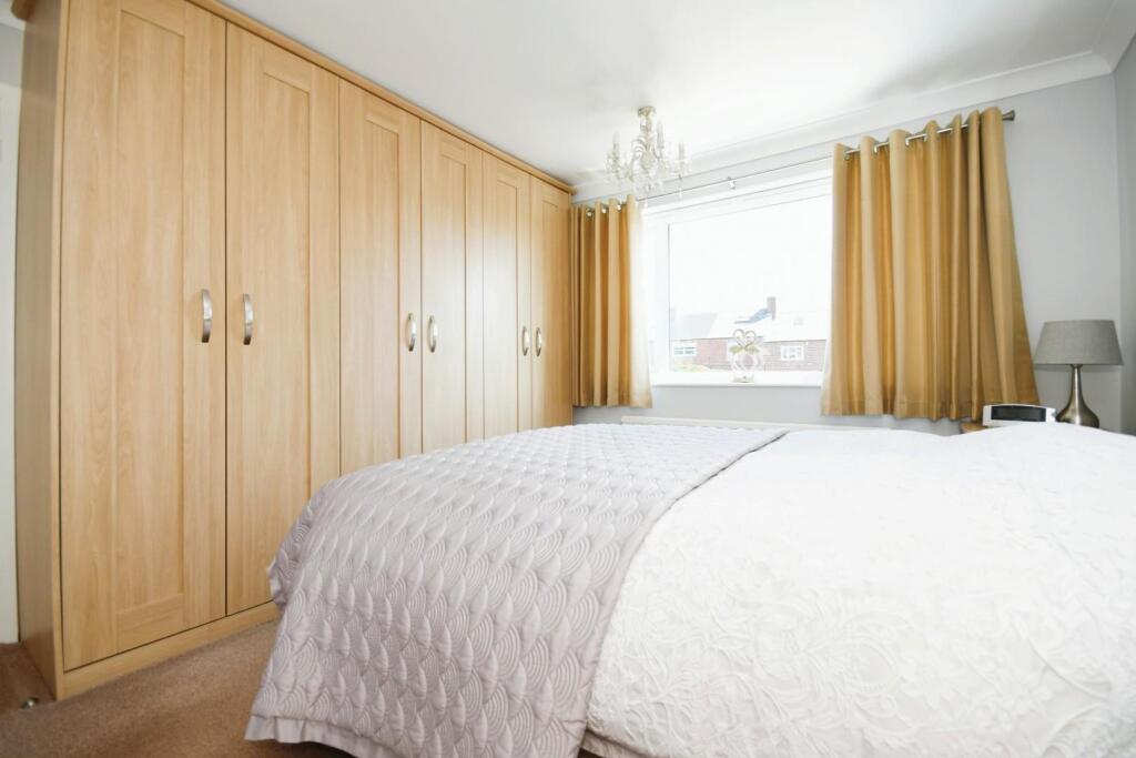 BEDROOM 2 02.jpg