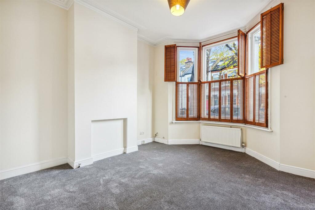 Cranbrook Road, W4 - TO LET