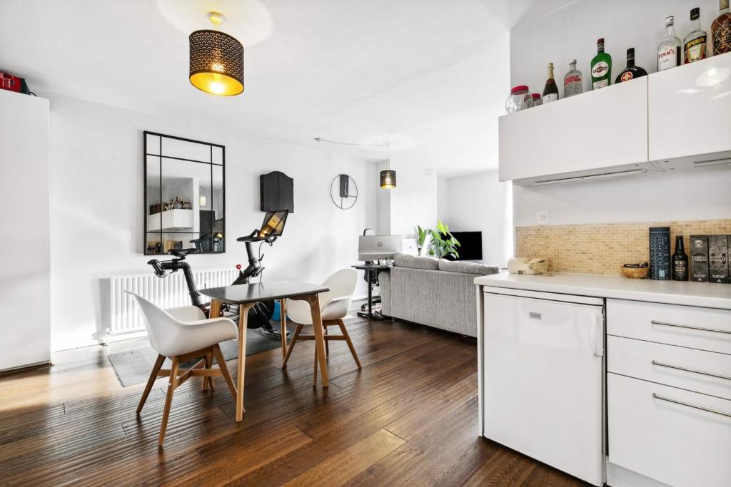 Kitchen (2).jpg