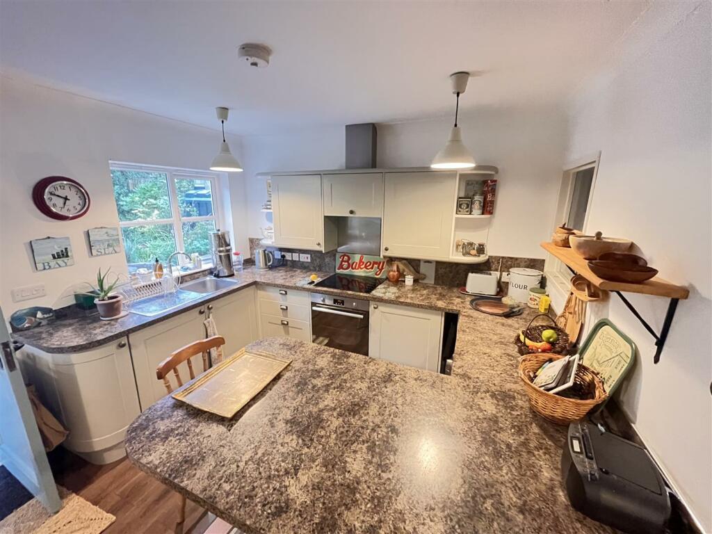 Kitchen / Dinning Room
