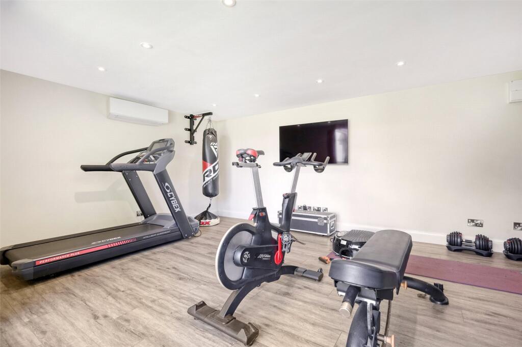 Outbuilding/Gym