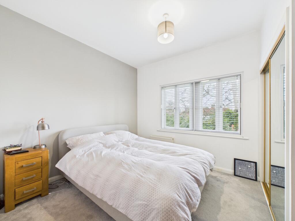 CAM02909G0-PR0353-STILL002