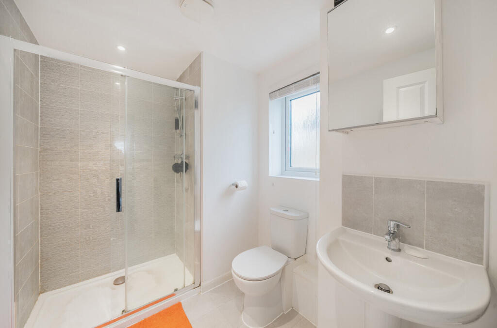 1380153-5-692852d...