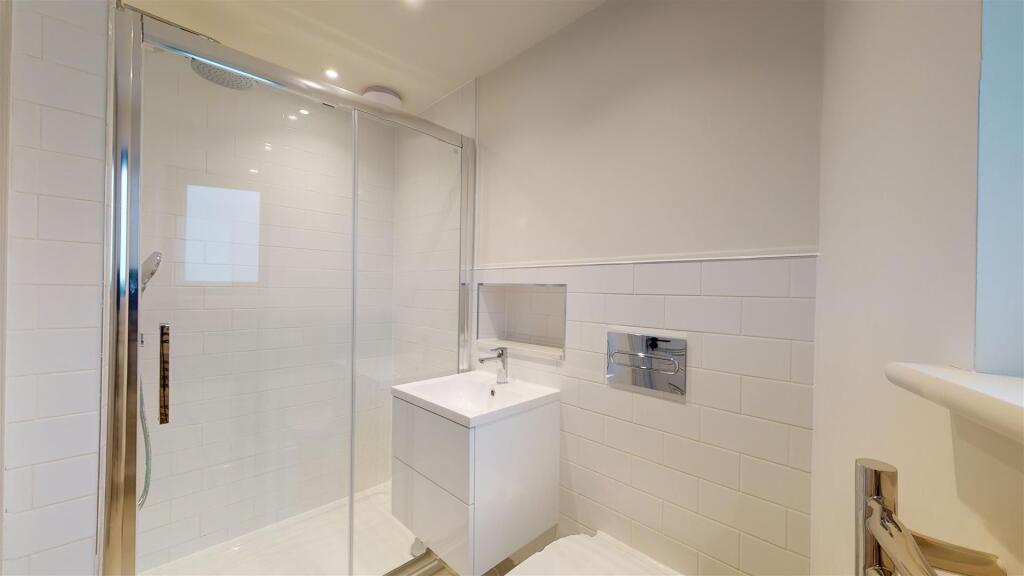 The Old Glassworks 5 Bedroom Two En Suite Shower R