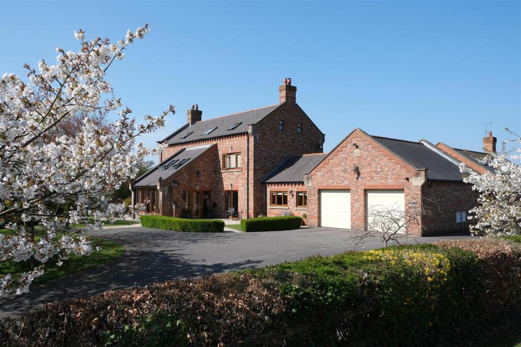 Roxby House