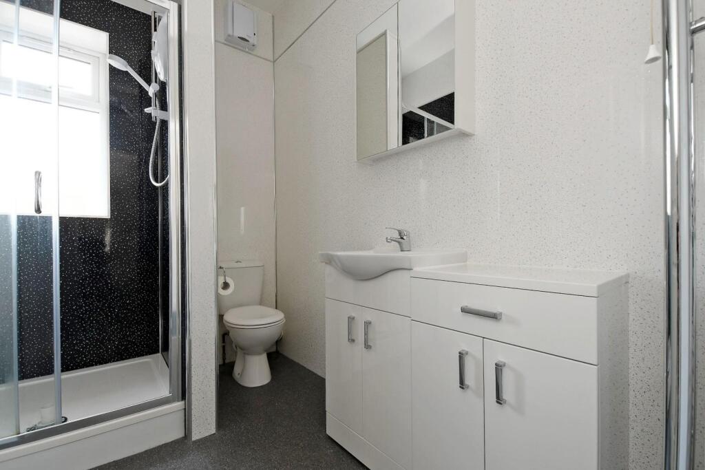 41 Ramsey Road, shower room.jpg