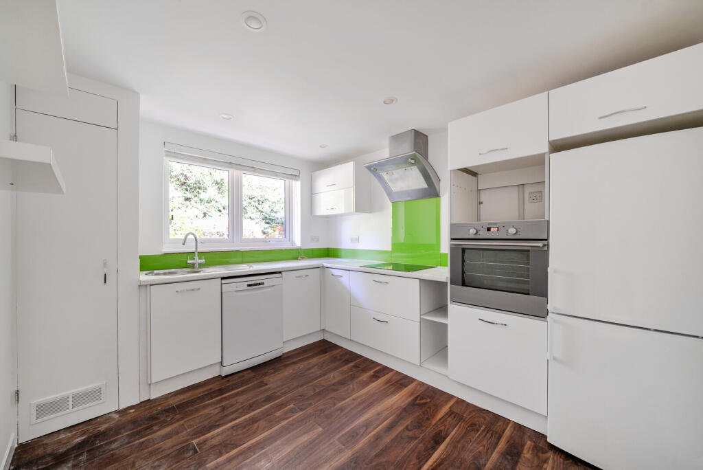 1328570-7-687e5b9...