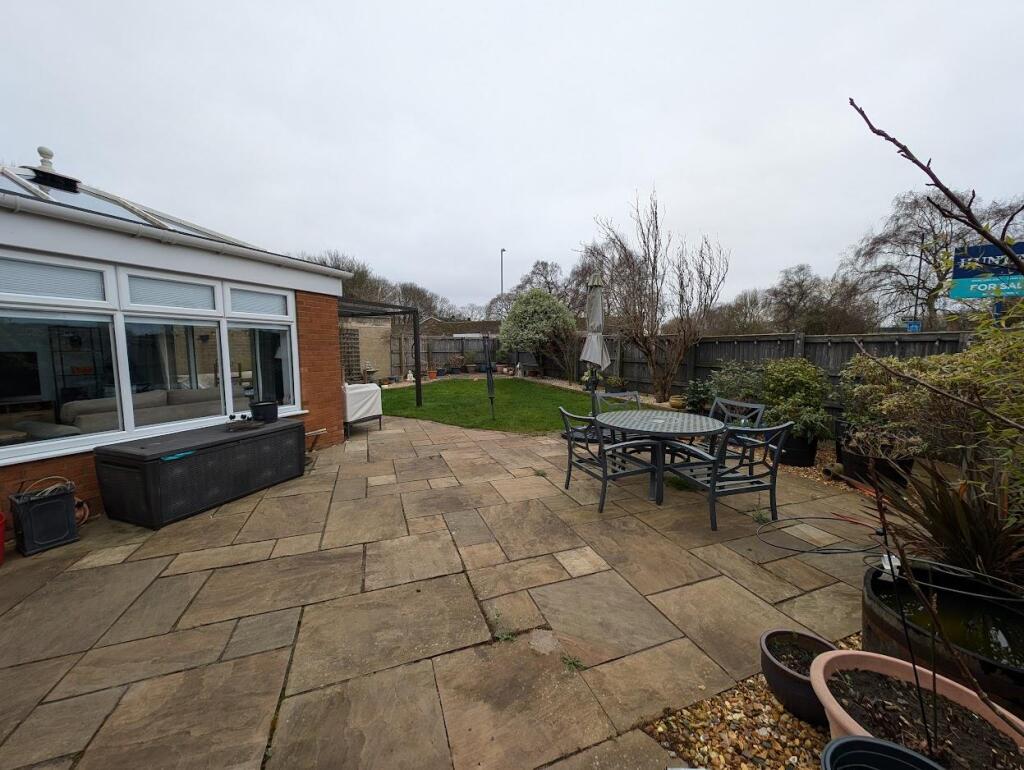 garden patio.jpg
