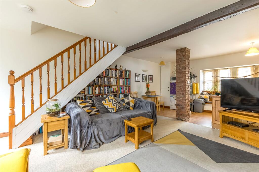 Living Room/Kitchen