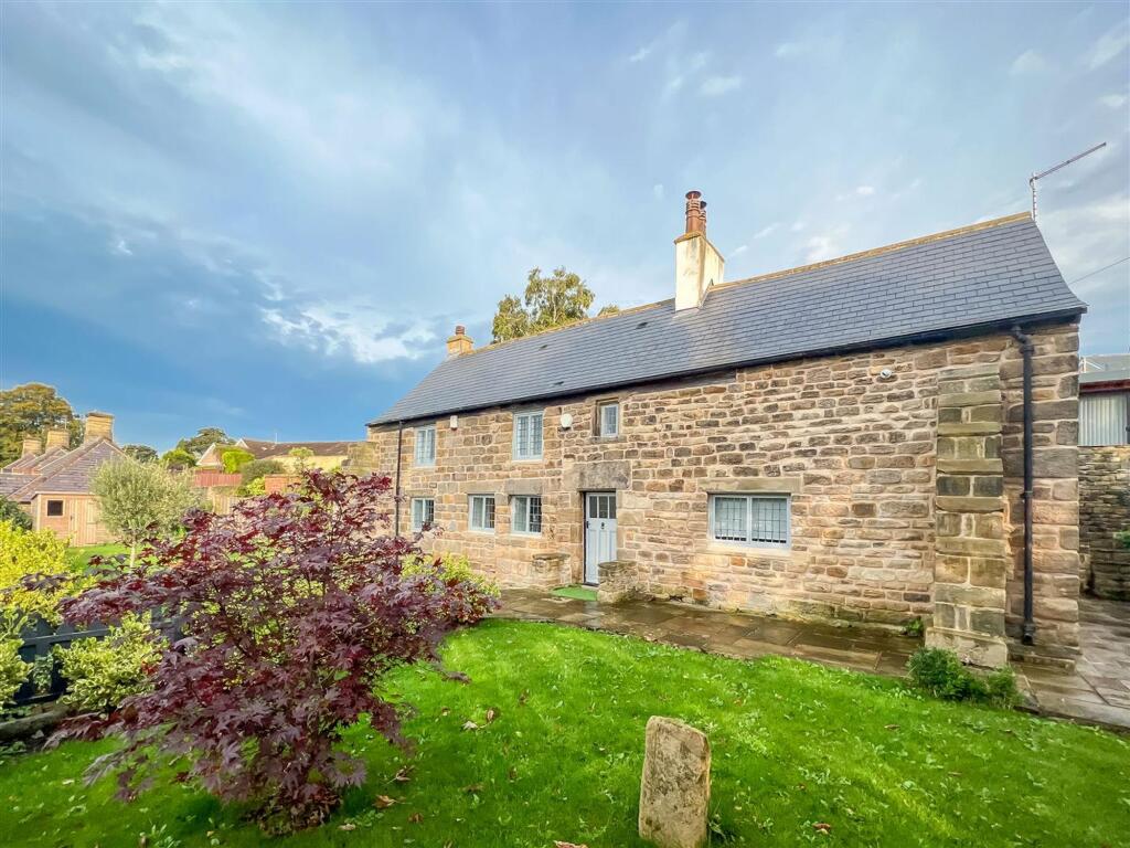 GARDENS TO THE FRONT OF THE PROPERTY