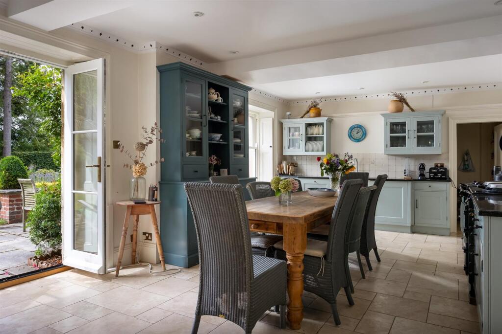 20 - Rockstowes Hill - GL11 5AF - Web.jpg