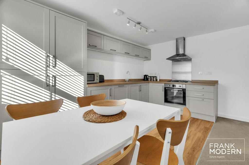 Lounge / Kitchen