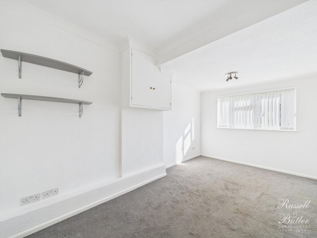 CAM01995G0-PR0262-STILL002