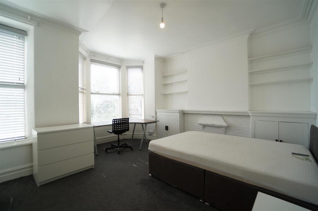 Bed 3.JPG