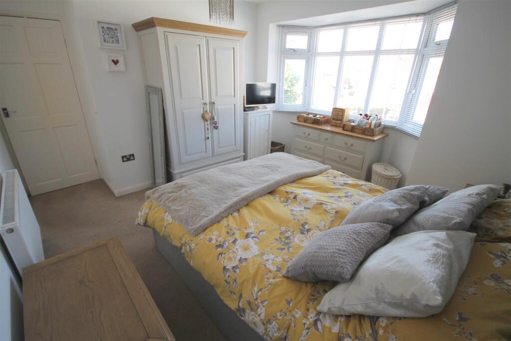 LR Bedroom 1i.JPG