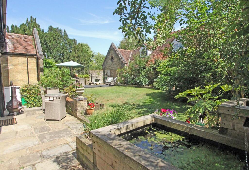 IMG_5798 pond patio garden.jpg