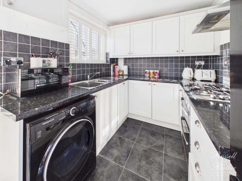 CAM01995G0-PR0367-STILL007