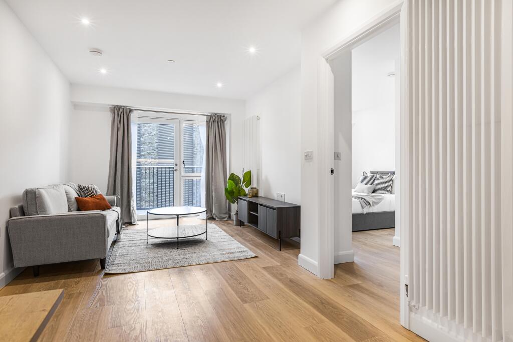 Western Gateway, London, E16