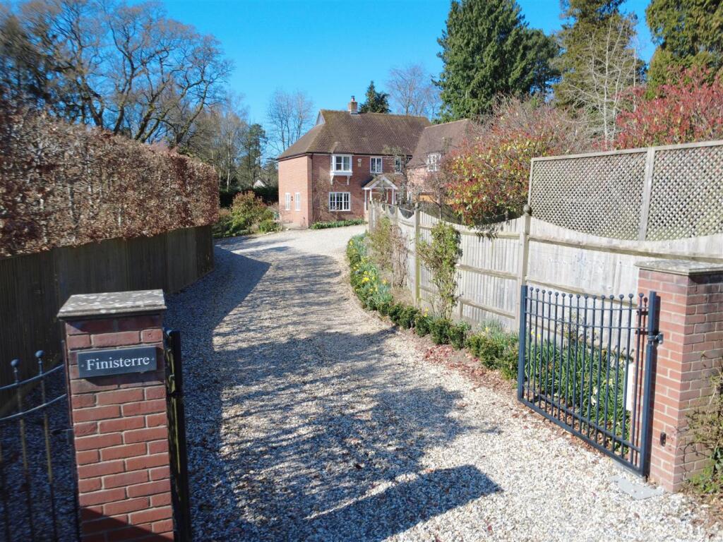 Finisterre Front.JPG