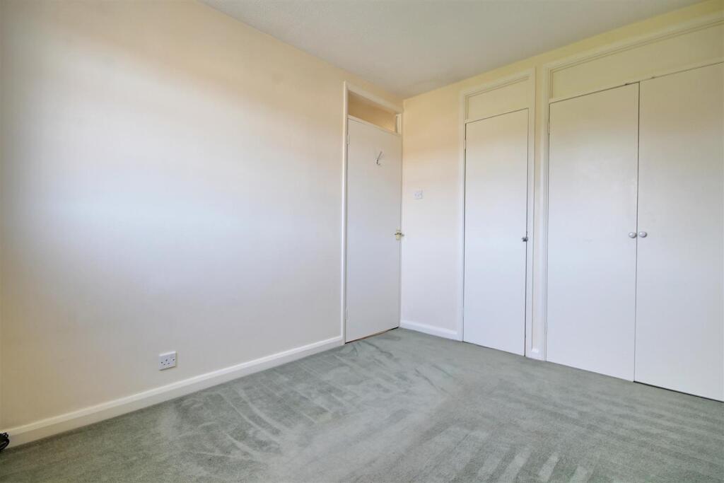 bedroom 4.jpg