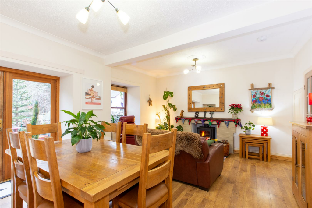 Dining &amp; Family Area