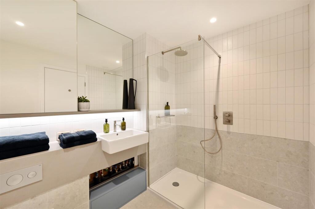 Brent-Cross-Town-ShowflatsBrent-Cross-Town-Showfla