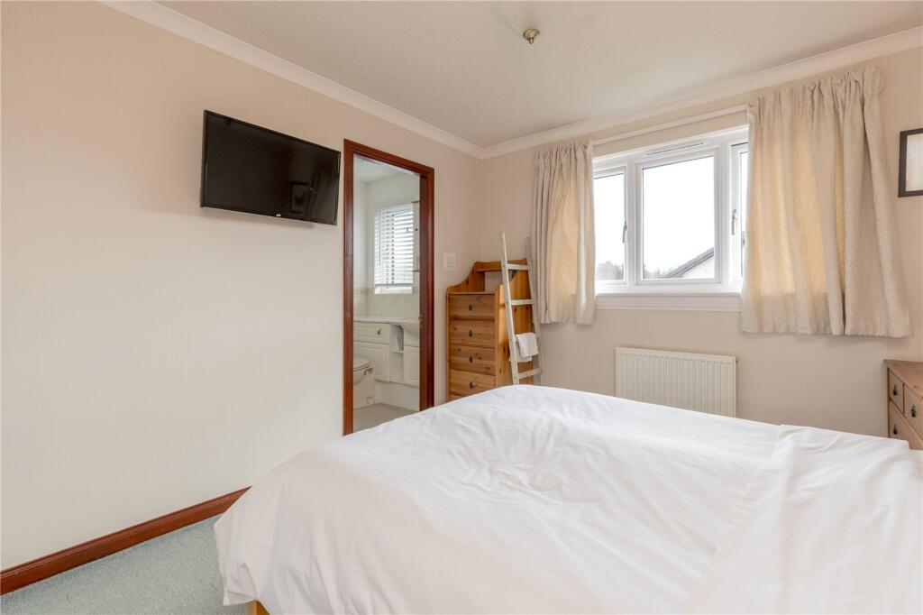 Waverley Crescent 16