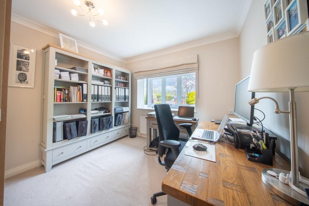 Bedroom 4 (Office)