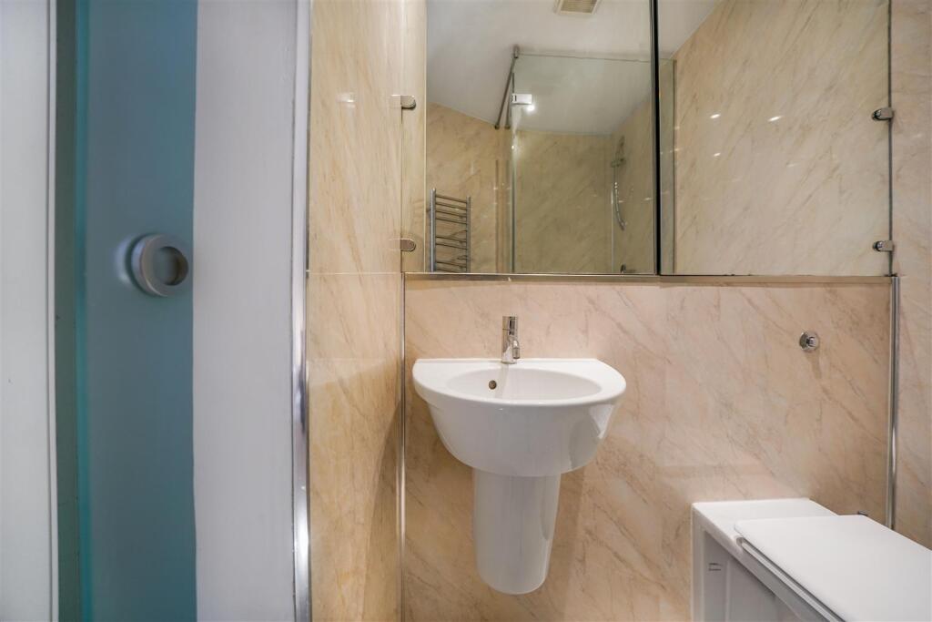 Flat Lg02, 32 Cock Lane - QJNFAZKUyZjCFT6apVkm.jpg