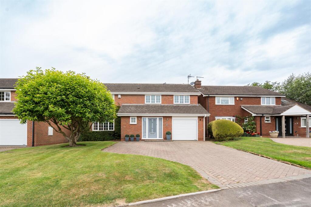11 Beconsfield Close-2_lo.jpg