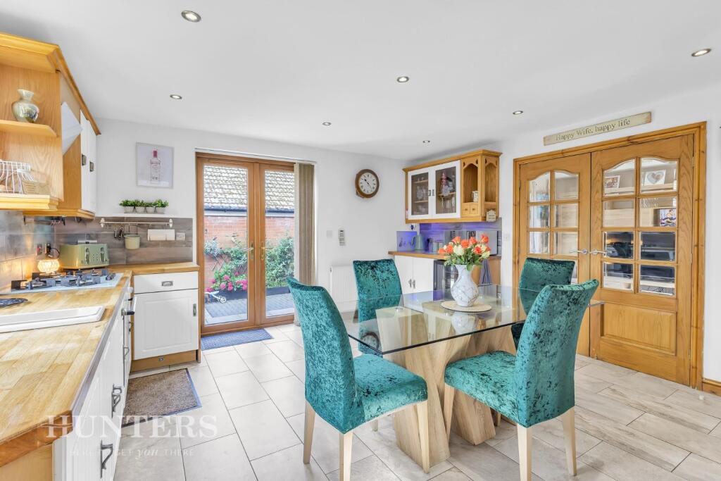 Dining kitchen