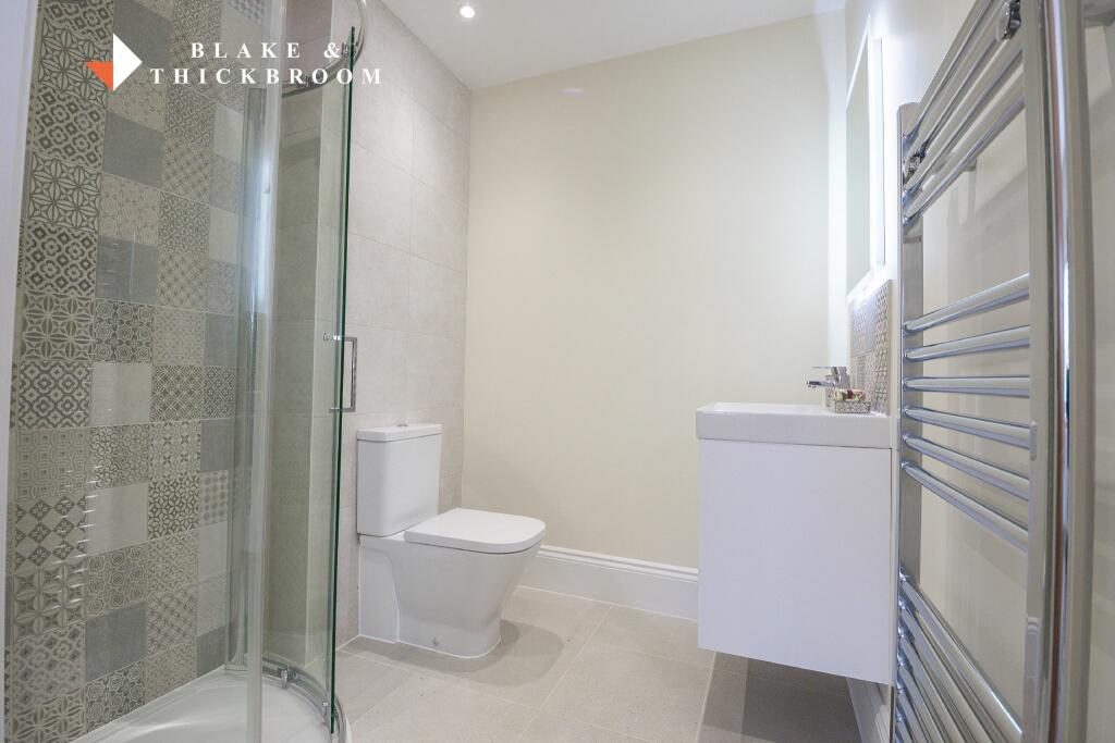 EN SUITE SHOWER ROOM