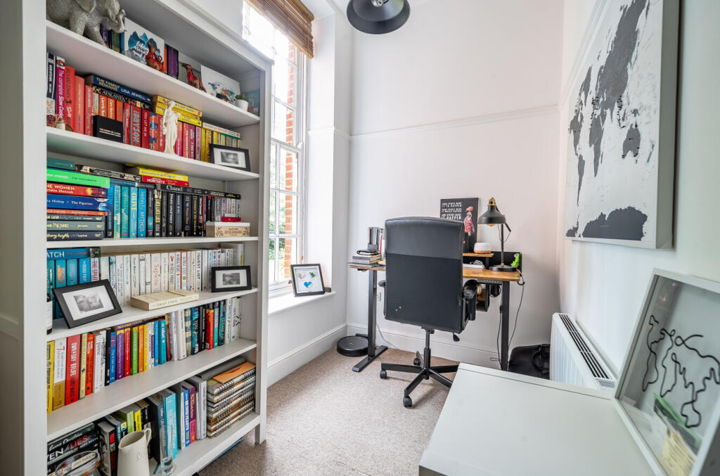 1298838-28-682f7b...