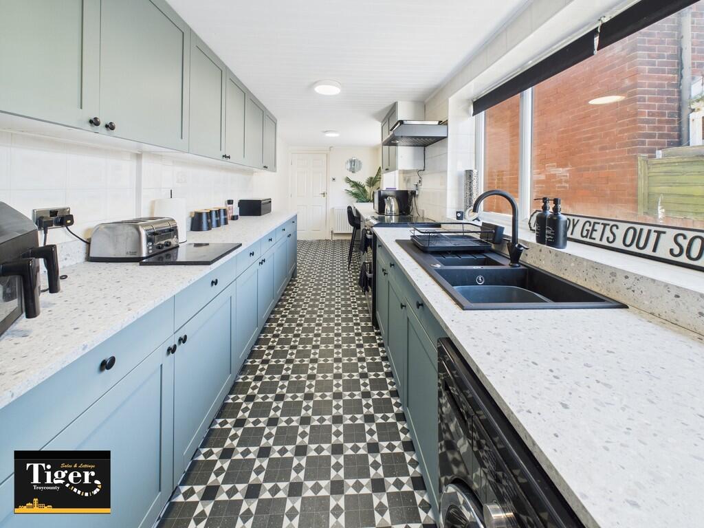 CAM02176G0-PR0691...