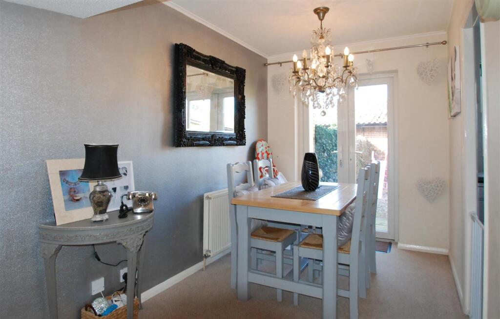 Dining Area.jpg