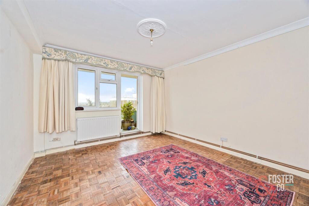 The Drive, 37-39, Grove Court, Flat 36_015.JPG